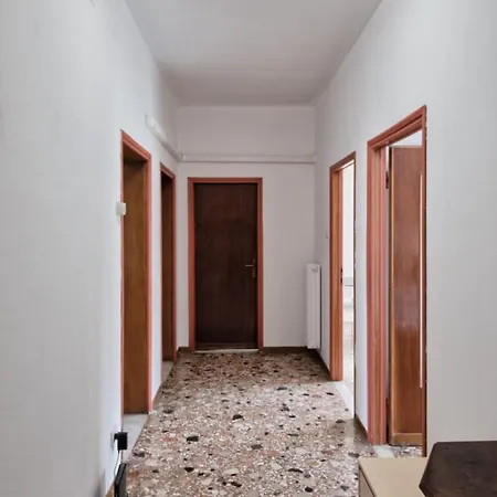 Гостевой дом Cozy In With Free Parking Маргера