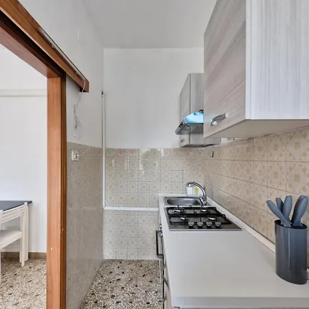 Cozy In With Free Parking *